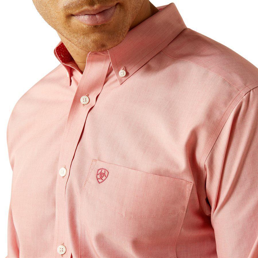 Ariat Men's Wrinkle Free Solid Fitted Shirt Red - Image 2