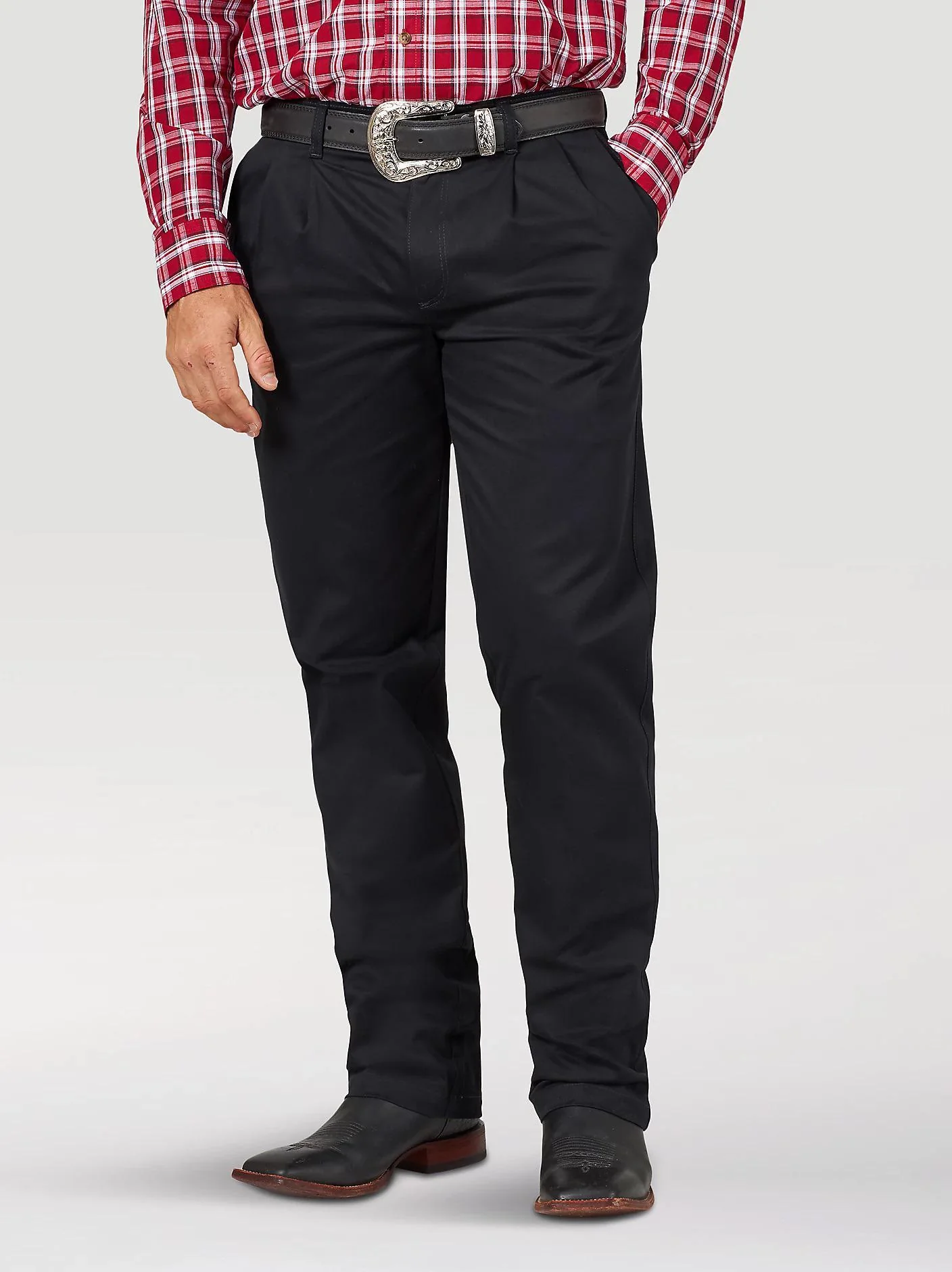 Wrangler Men's Casual Pleated Front Relaxed Fit Pants