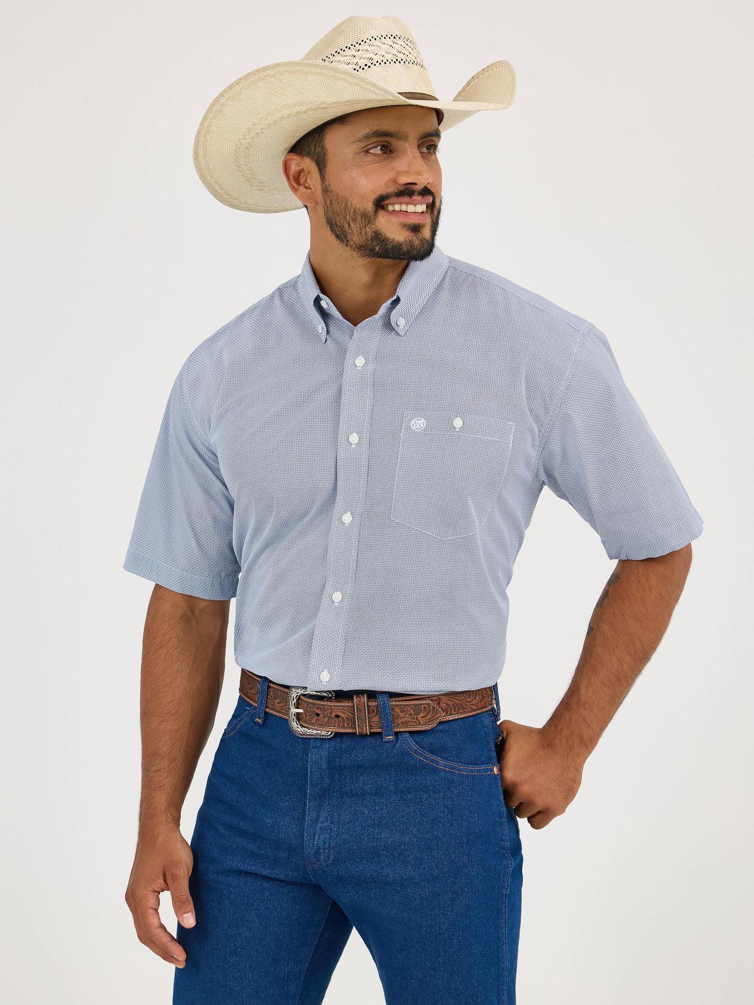 Wrangler Men's Classic Short Sleeve Relaxed Fit Shirt- Blue