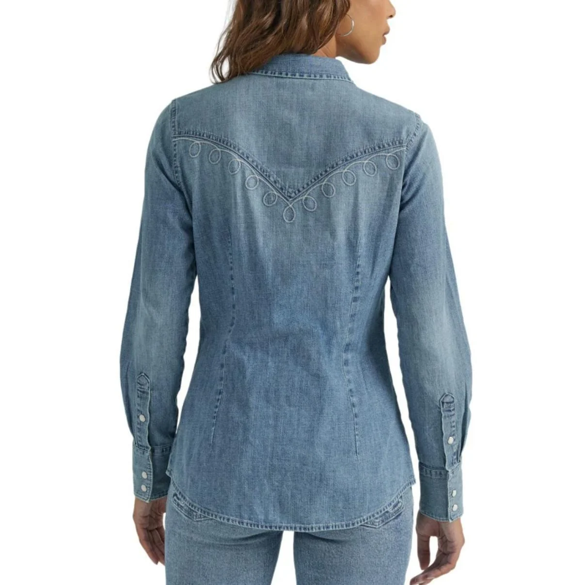 Wrangler Women's Vintage Light Wash Cowboy Snap Long Sleeve Shirt - Image 2